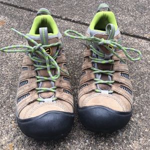 Keens hiking shoes/boots